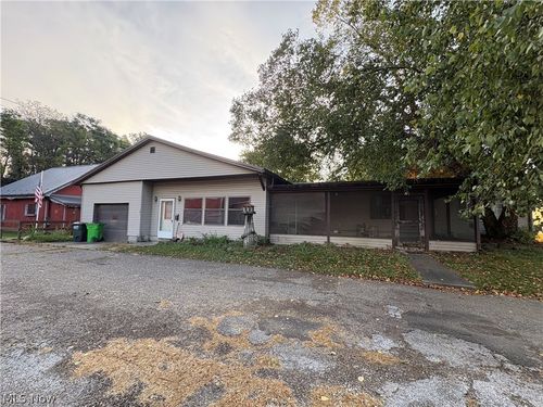 101 Mcconnell St, Uhrichsville, OH, 44683-2221 | Card Image
