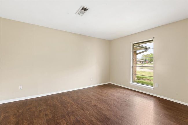 1101 E Rutgers Ln, House other with 3 bedrooms, 2 bathrooms and 2 parking in Deer Park TX | Image 6