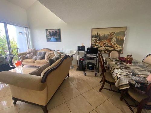 apt-506-310 Fontainebleau Blvd, Miami, FL, 33172-5726 | Card Image