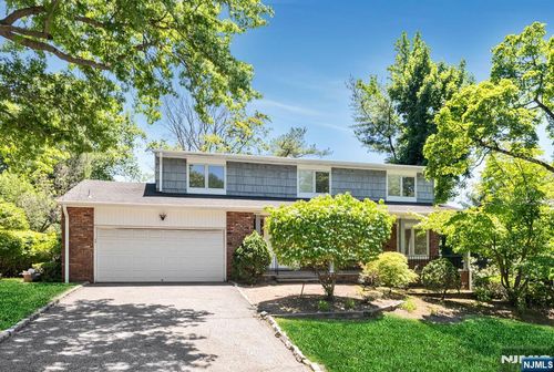 439 Summit St, Englewood Cliffs, NJ, 07632-1715 | Card Image