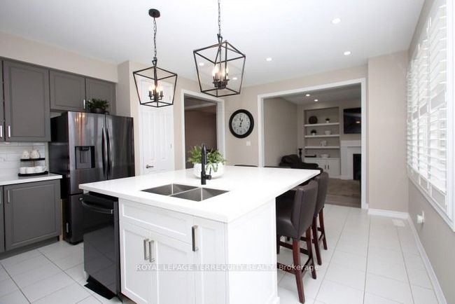 220 Harpin Way E, House other with 5 bedrooms, 4 bathrooms and 4 parking in Fergus ON | Image 13