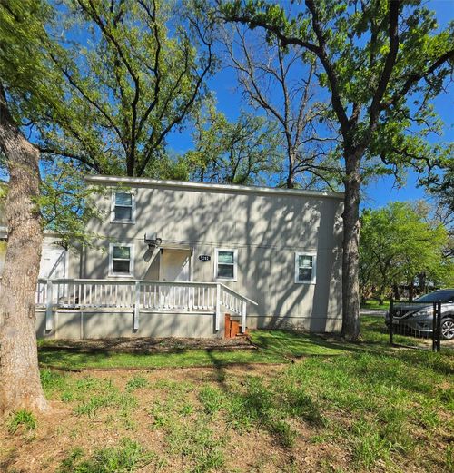 a-7202 Base St, Azle, TX, 76020-7118 | Card Image