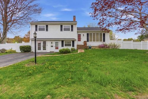 37 Stevens Street, Lewiston, ME, 04240 | Card Image