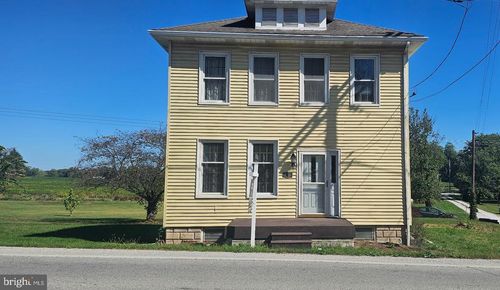 1041 Irishtown Rd, NEW OXFORD, PA, 17350-9542 | Card Image