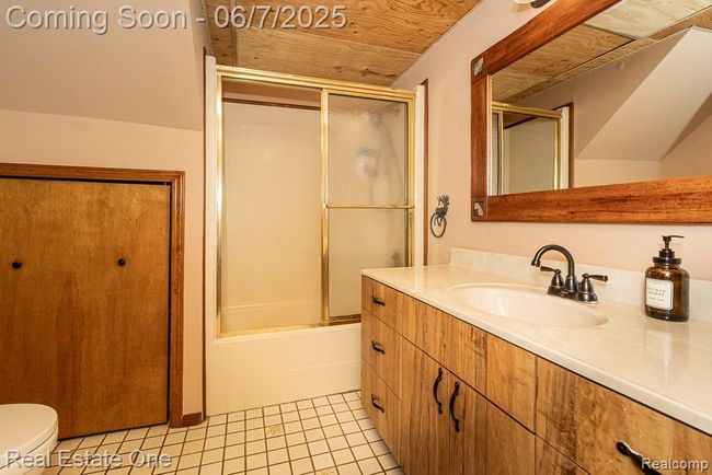 BASEMENT BATH | Image 27