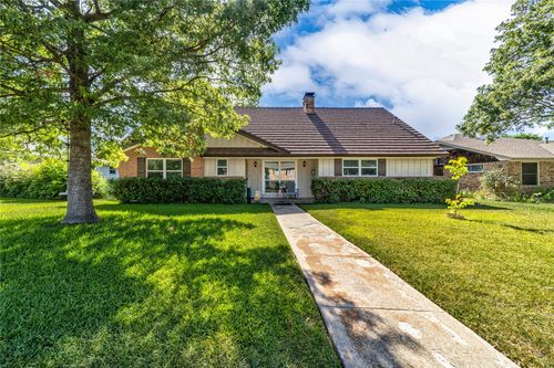 2923 Green Meadow Drive, Dallas, TX, 75228 | Card Image