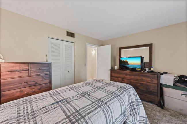 2104 S 26 Th St, House other with 3 bedrooms, 2 bathrooms and null parking in Fort Pierce FL | Image 21