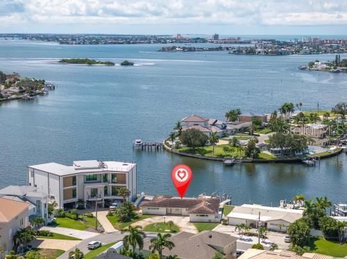 6505 Debbie Ln S, St Petersburg, FL, 33707-3805 | Card Image