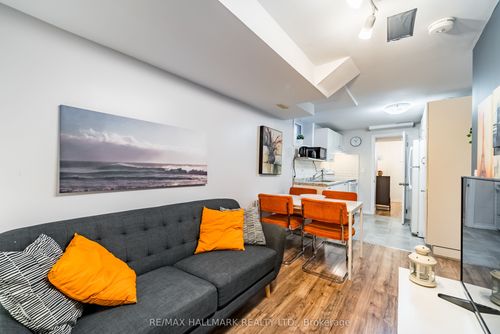 4-14 Innes Ave, Toronto, ON, M6E1M8 | Card Image