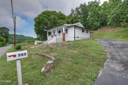 582 Coal Chute Rd, Elizabethton, TN, 37643-4934 | Card Image