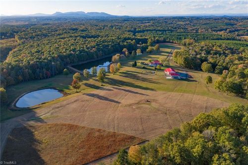 1260A Beaver Island Trail Road, Walnut Cove, NC, 27052 | Card Image