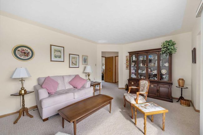 8 Foley Road Se, House other with 3 bedrooms, 1 bathrooms and 3 parking in Calgary AB | Image 6
