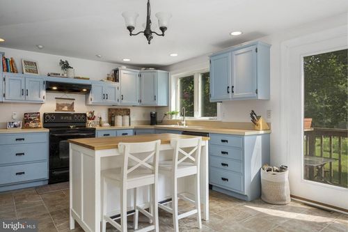 650 Fairview Rd, GLENMOORE, PA, 19343-1406 | Card Image