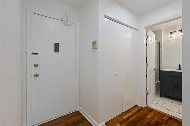 APT-1E - 8916 Kenneth Dr, Condo with 1 bedrooms, 1 bathrooms and null parking in Des Plaines IL | Image 14