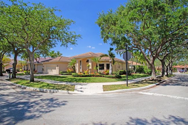 3848 Oak Ridge Cir, House other with 4 bedrooms, 3 bathrooms and null parking in Weston FL | Image 65