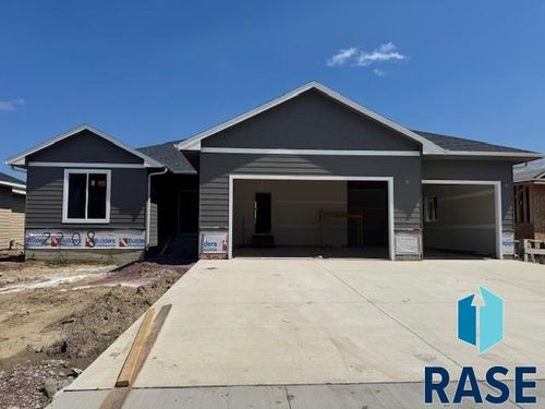 2208 S Saddle Ridge Dr, Sioux Falls, SD, 57110-6907 | Card Image