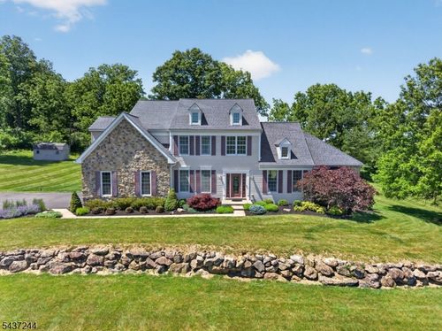 27 Kalan Farm Rd, Hampton, NJ, 08827-2558 | Card Image