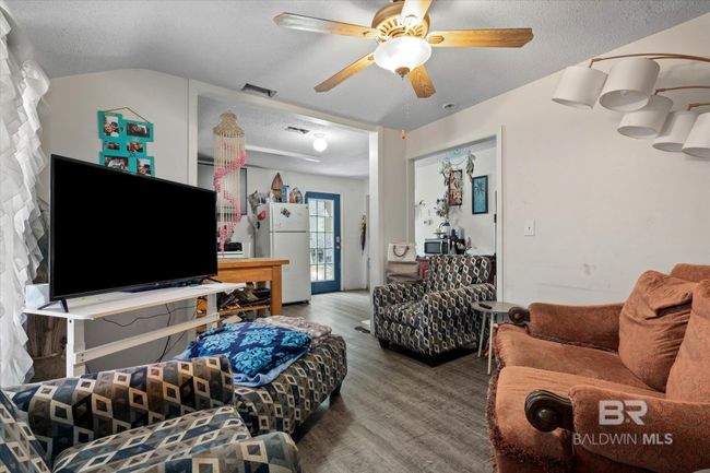 Living Room | Image 23