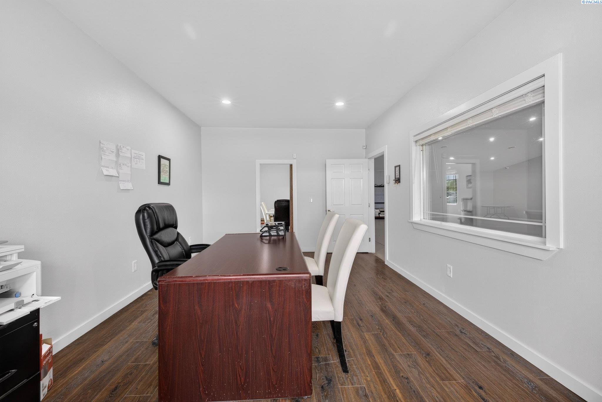 Commercial Sale in Grandview 3