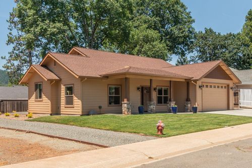 220 Fairway Dr, Weaverville, CA, 96093-8061 | Card Image