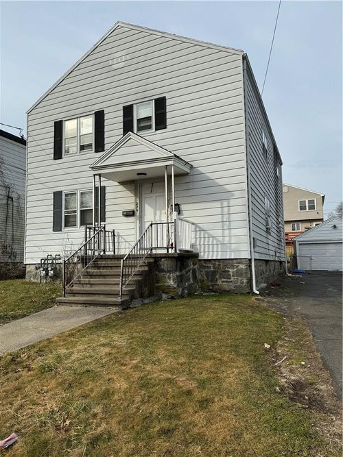 231-229-231 Horace St, Bridgeport, CT, 06610-1918 | Card Image