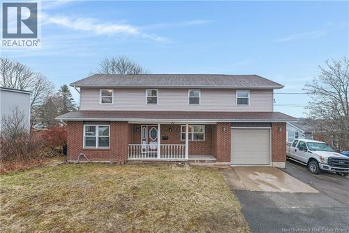 21 Mclellan St, Saint John, NB, E2K1R4 | Card Image