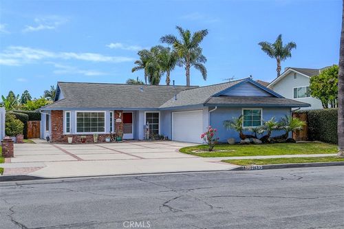 7562 Taylor Dr, Huntington Beach, CA, 92648 | Card Image