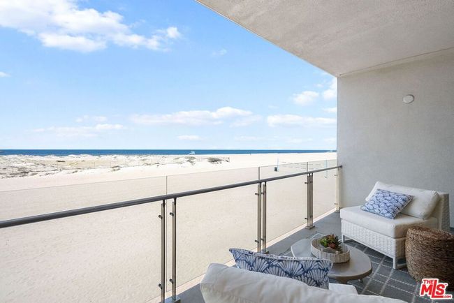 APT-201 - 5205 Ocean Front Walk, Condo with 2 bedrooms, 3 bathrooms and 2 parking in Marina del Rey CA | Image 16