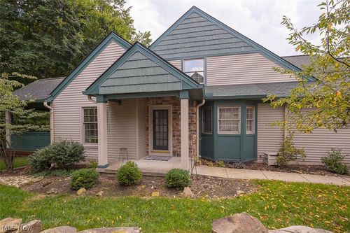 904 Hampton Ct, Northfield, OH, 44067-2388 | Card Image