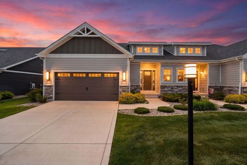 10810 Scarlett Oak Drive, St. John, IN, 46373 | Card Image