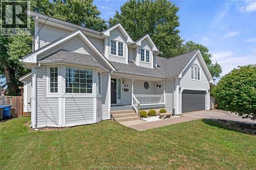 {{alt}} | Card Image