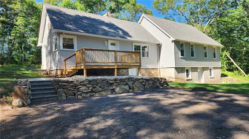 943 Wordens Pond Road, South Kingstown, RI, 02879 | Card Image