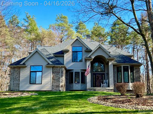 1320 Pine Dr, Ortonville, MI, 48462-8850 | Card Image