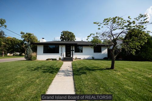 2528 W John St, Grand Island, NE, 68803 | Card Image