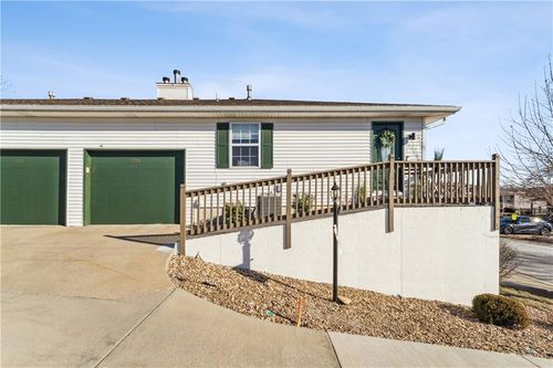 220 E Hansen Ct, Independence, MO, 64055-1493 | Card Image