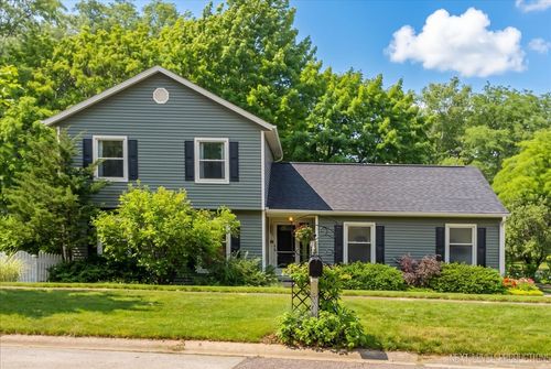 452 N Glengarry Dr, Geneva, IL, 60134-1614 | Card Image
