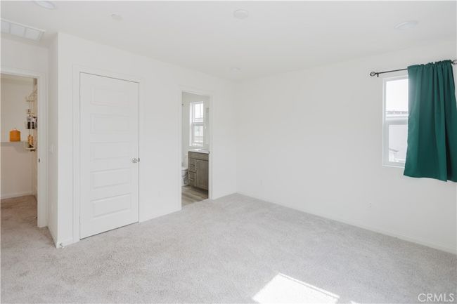 2811 Elderflower St, Townhouse with 3 bedrooms, 3 bathrooms and 2 parking in Spring Valley CA | Image 4