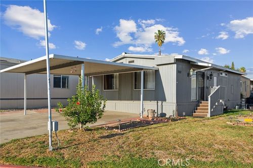 252- E Riverside Drive, Ontario, CA, 91761 | Card Image