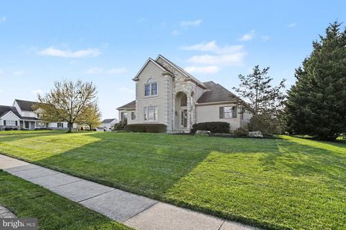 527 Florin Ave, MOUNT JOY, PA, 17552-3129 | Card Image