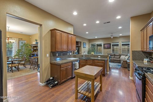 5011 Chevalier Dr, Sparks, NV, 89436-8141 | Card Image