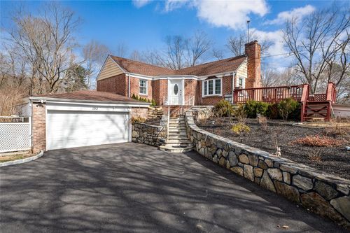 193 Chappaqua Rd, Briarcliff Manor, NY, 10510-1323 | Card Image