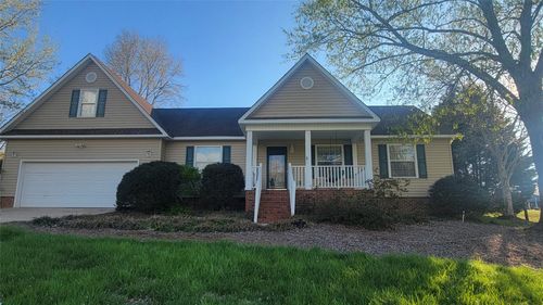 2393 Oxford Circle, Lancaster, SC, 29720 | Card Image