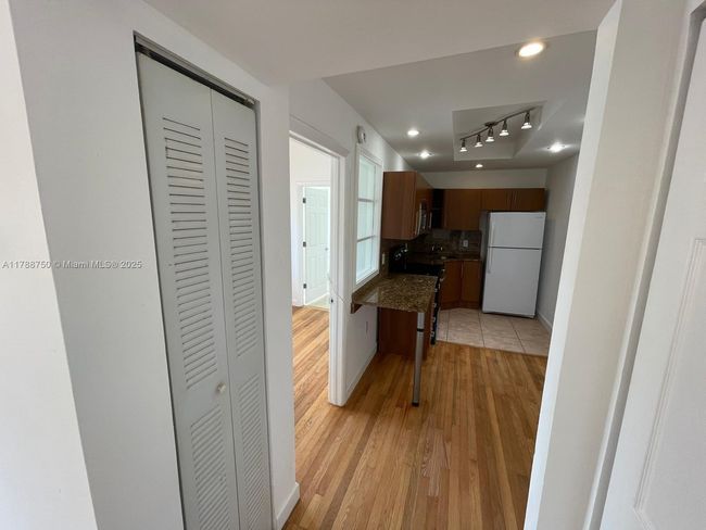 APT-8 - 223 Calabria Ave, Condo with 1 bedrooms, 1 bathrooms and null parking in Coral Gables FL | Image 6