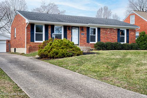 2011 Janlyn Rd, Jeffersontown, KY, 40299-1715 | Card Image
