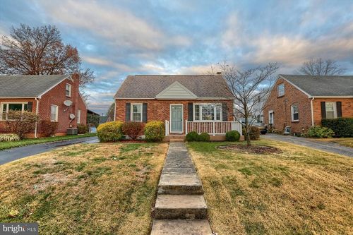 317 Greystone Rd, YORK, PA, 17402-4002 | Card Image