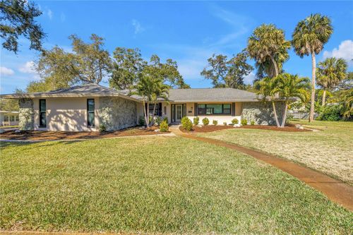 8261 28th Ave N, ST PETERSBURG, FL, 33710-2811 | Card Image