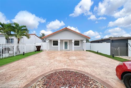451 E 37th St, Hialeah, FL, 33013-2719 | Card Image