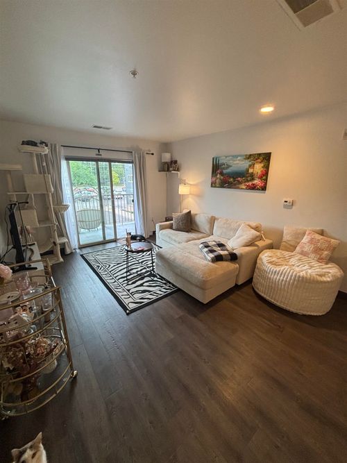 320 W Broadway, MONONA, WI, 53716-3806 | Card Image