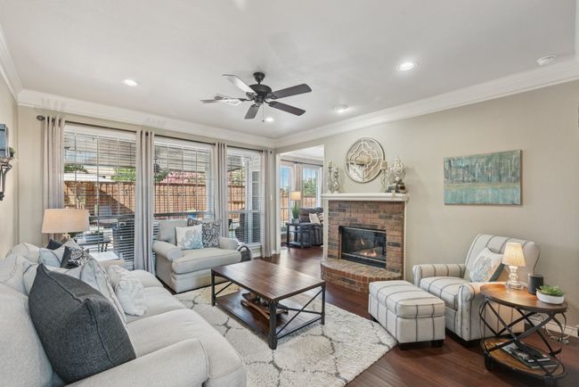 The fireplace is a "see through" fireplace so you can enjoy it on both sides! | Image 7