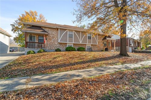 2829 Tepee Ave, Independence, MO, 64057-1642 | Card Image